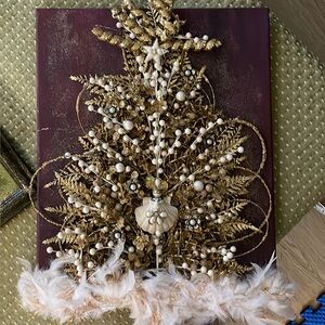 Decorative Christmas Tree.  Christmas Easelly!